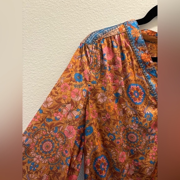 NWT current air Los Angeles blouse, size M - Picture 4 of 7